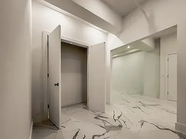 248 West 35th Street image 6 of 17