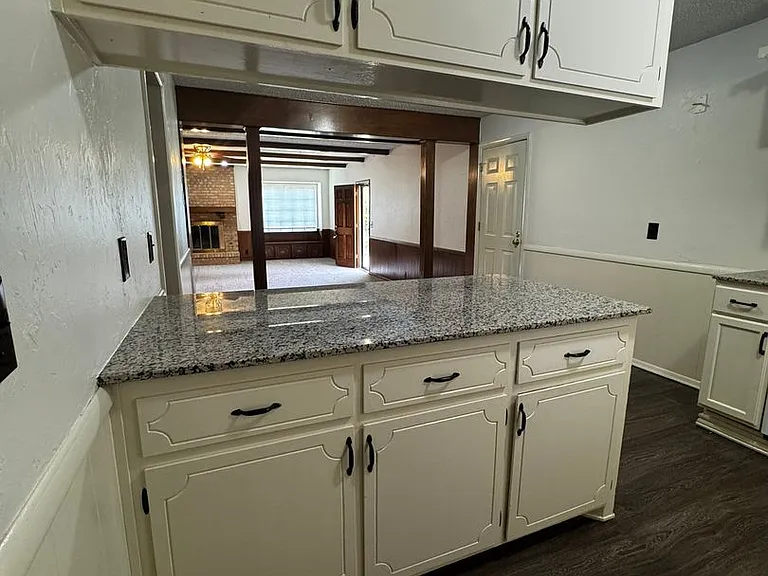 3225 N Peebly Dr — Photo 9