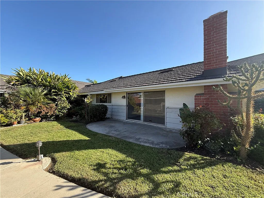 2 bed, 1117 sqft, $3,200 — Photo 4