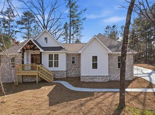 14 Shawnee Ln, Hattiesburg, MS 39402