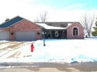 517 N Phil Gould Dr, Hanna City, IL 61536