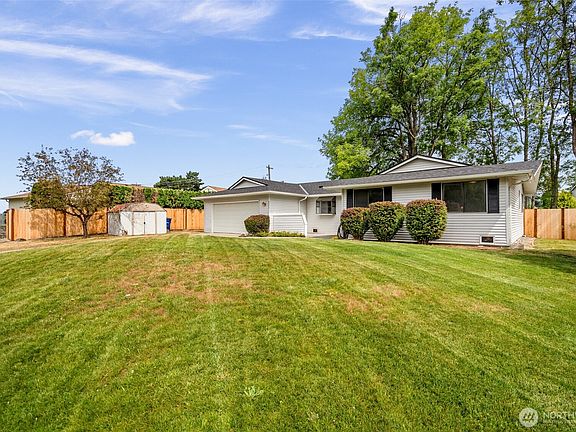 2nd image of 2203 Fir Court