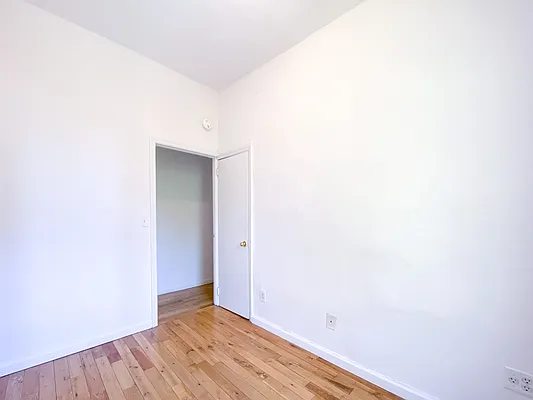 Rented by City Connections Realty | media 18