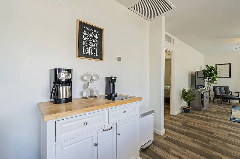 3 bed, 1351 sqft, $3,200 — Photo 4