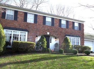 37 Hawthorne St, Mount Sinai, NY 11766