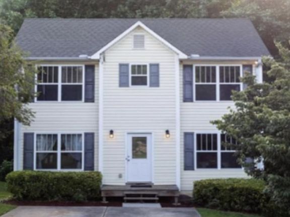 2nd image of 104 Mashburn Pl