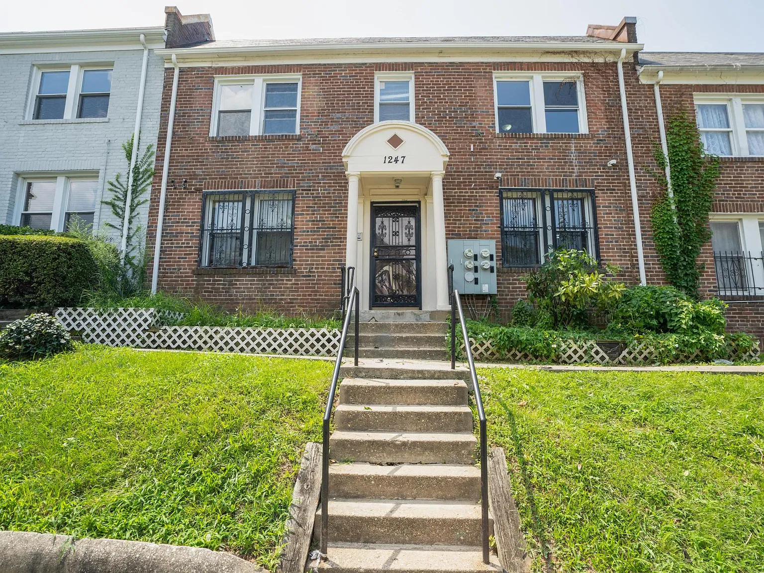 1247 Meigs Pl NE — Photo 1