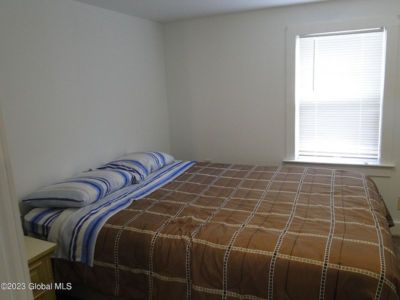 5th image of 2545 3rd Avenue