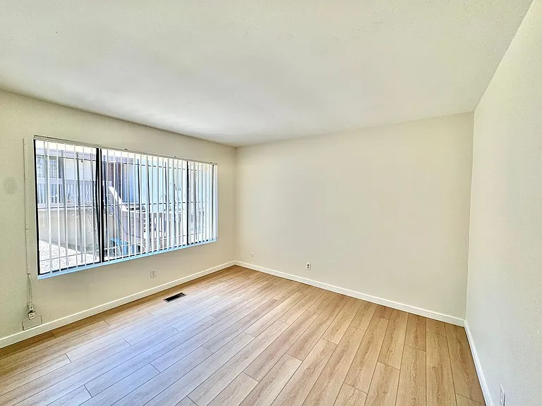 6664 Reservoir Ln — Photo 24