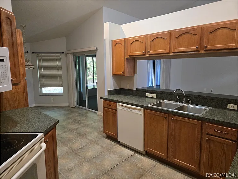 14 Hollyhock Ct — Photo 12