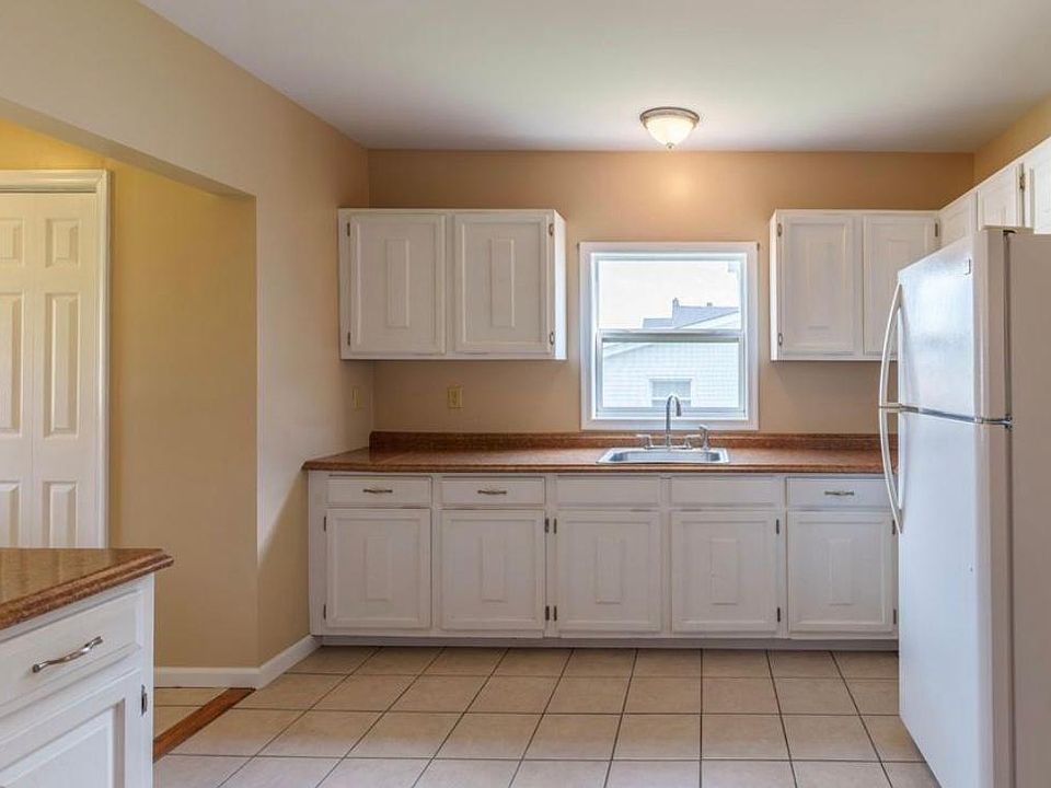 1st image of 550 Eynon St Unit 1