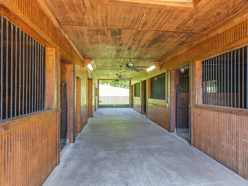 13th image of 5476 Leipers Creek Rd
