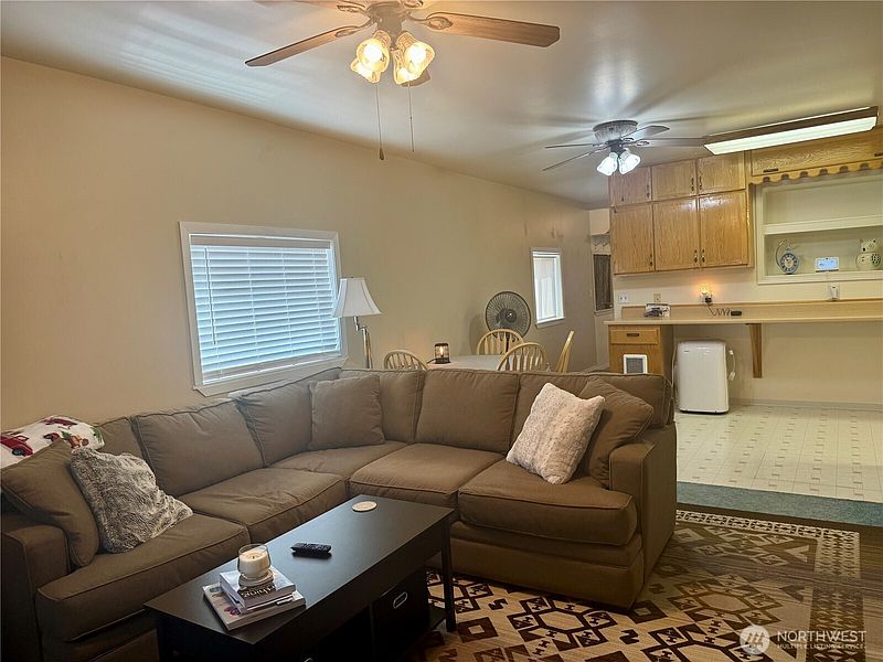 2nd image of 211 W Main Street