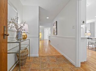 65 Grove St APT 342, Wellesley, MA 02482