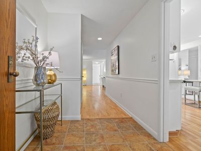 65 Grove St APT 342, Wellesley, MA, 02482