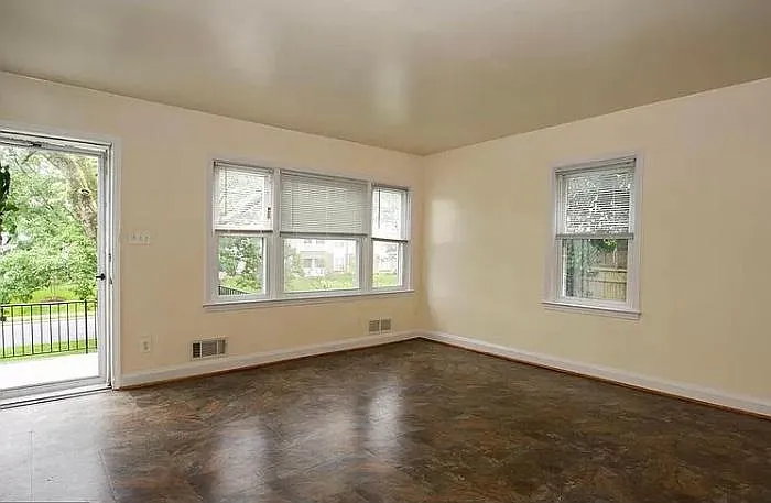 908 Fairmount Ave — Photo 2
