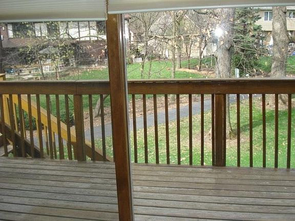 Balcony- Green Trails