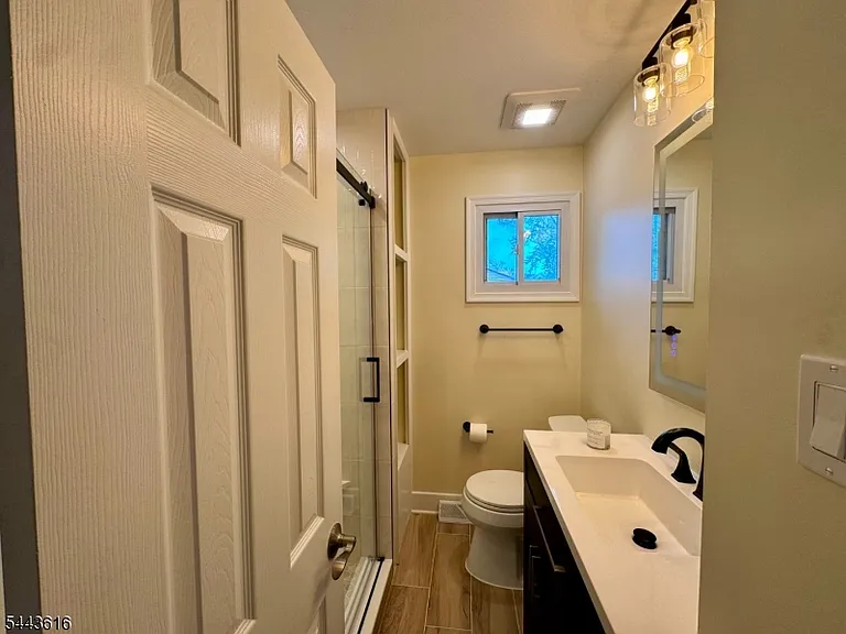323 Parry Rd — Photo 20