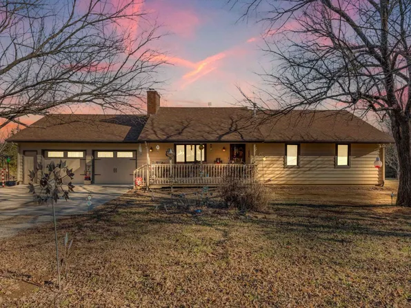 6930 SW Hoch Rd, Auburn, KS 66402