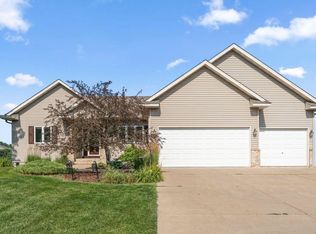 15900 Dakota Ln, Rosemount, MN 55068