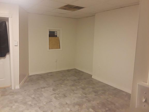 2nd image of 833-835 N Valley Ave