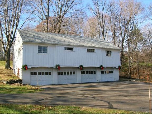 4 Bay Barn/ Garage with Stu...