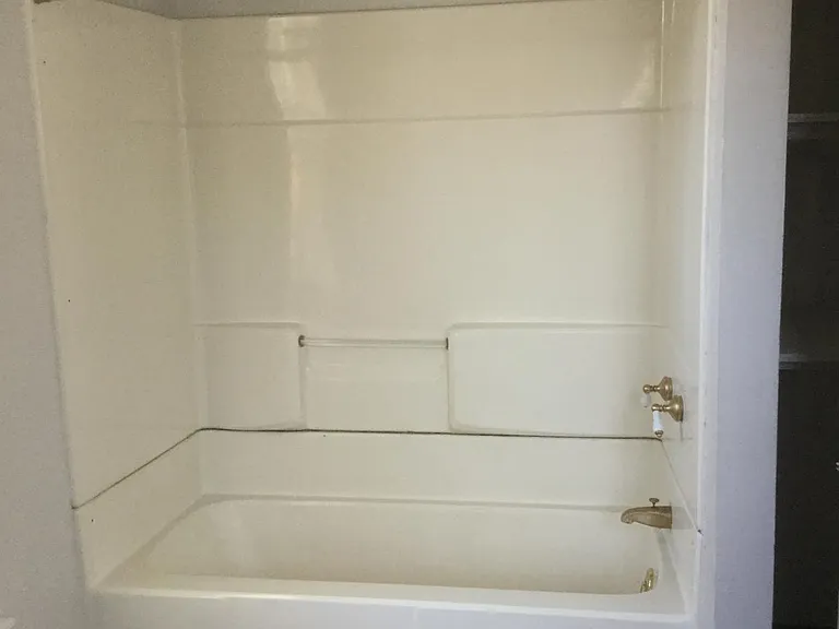 810 N Oak St — Photo 13