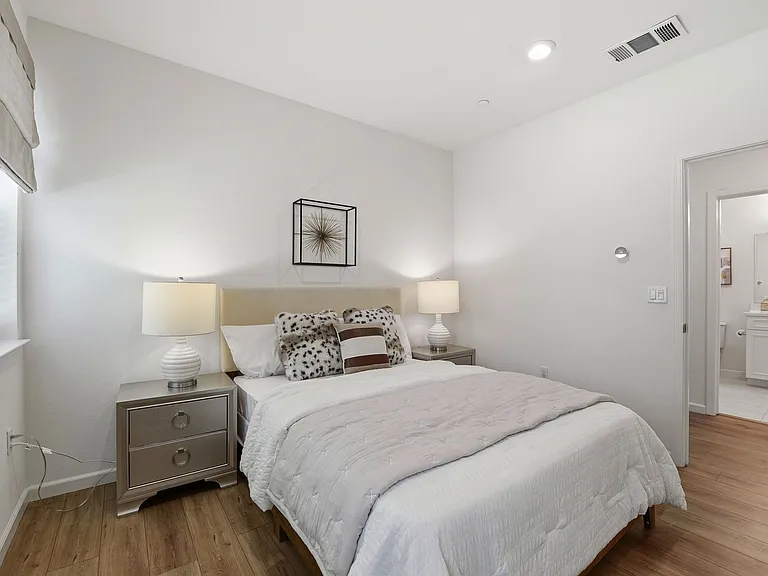 3078 Empoli Ln #5 — Photo 8