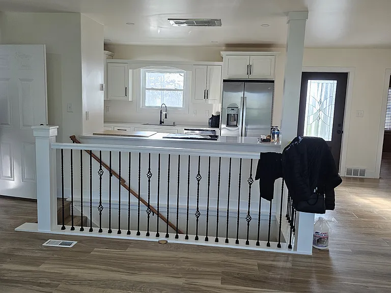 2835 SW Fairway Dr — Photo 2