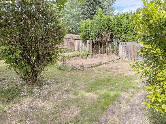 4th image of 2753 Heather Way