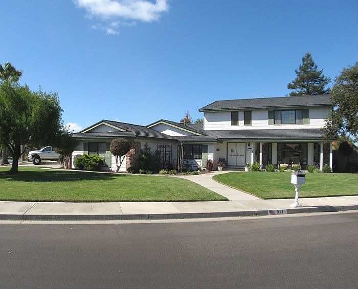 1st image of 911 Burlington Dr