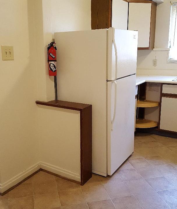 1st image of 4525 Roth Ave APT 1E
