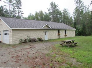 241 New Vineyard Rd, Farmington, ME 04938