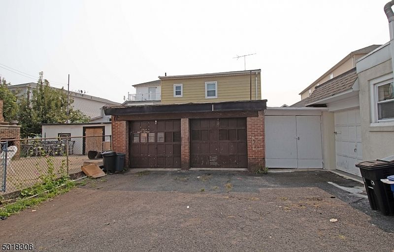 2nd image of 41 Houston St