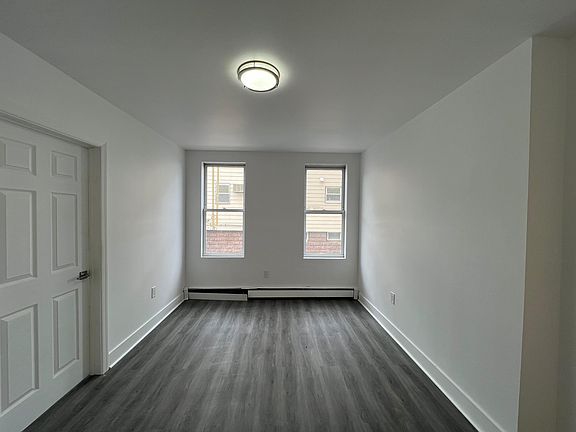 5th image of 21 E 16th St #1F-1