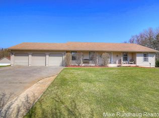 5989 Terrace Park Dr NE, Rockford, MI 49341