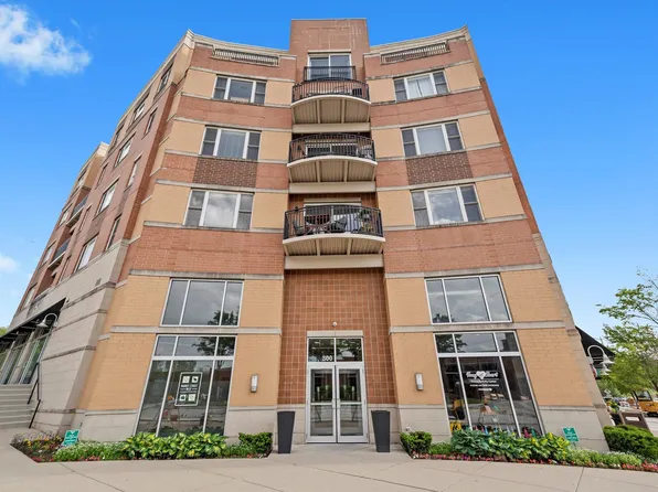 300 Village Cir Unit 505, Willow Springs, IL 60480
