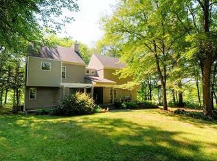 18 Beaver Edge Rd, Rhinebeck, NY 12572