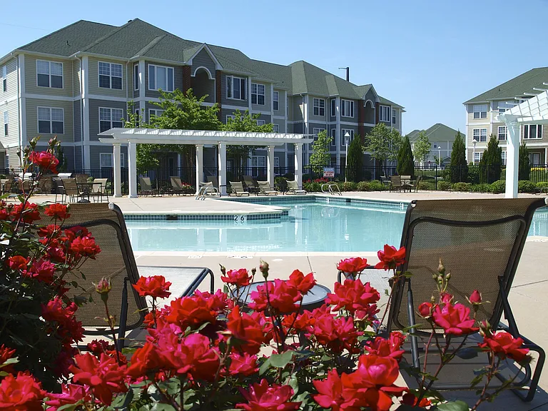 Rivermont Crossing Townhomes & Apartments — Photo 19