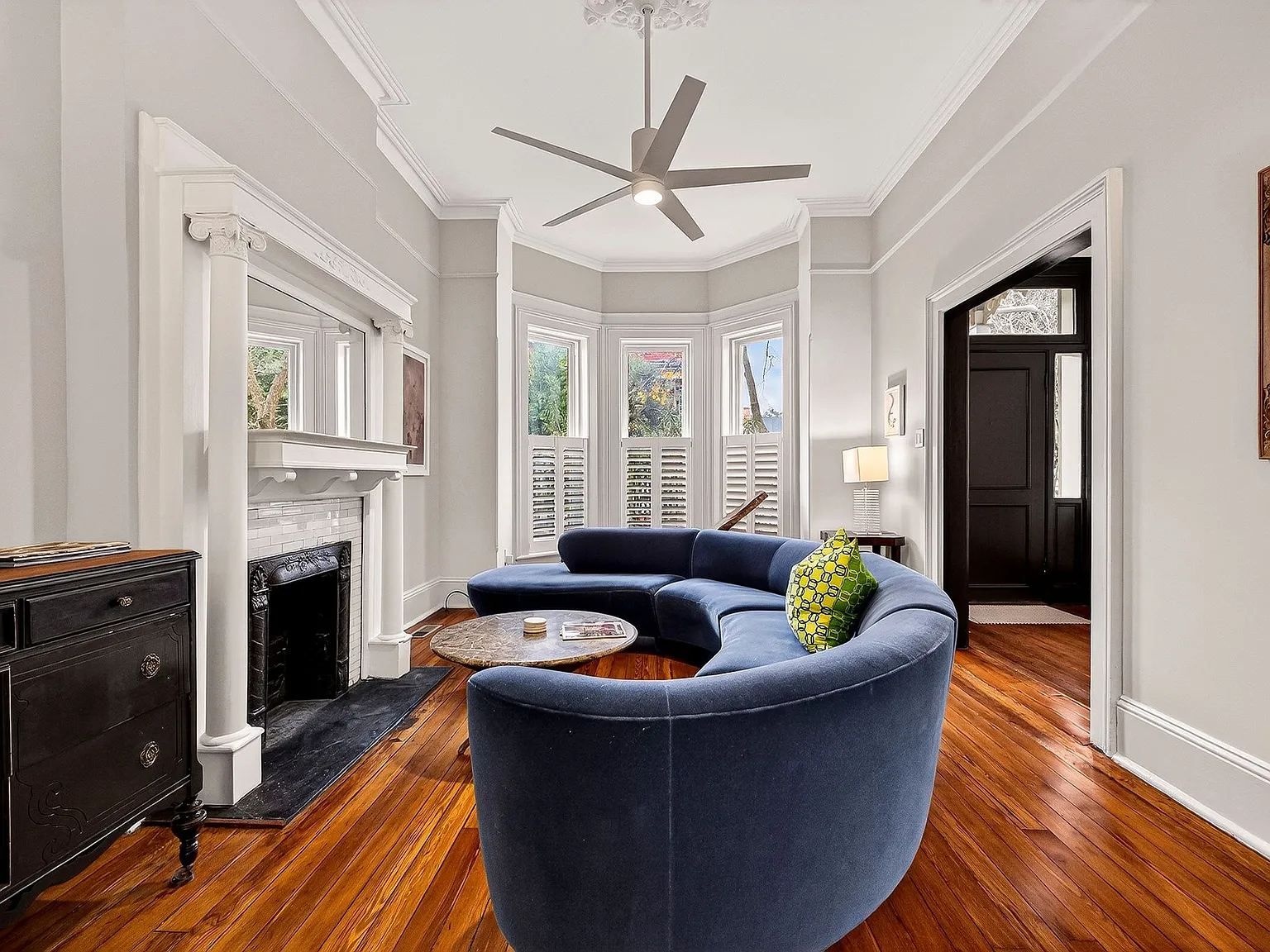 2 bed, 1908 sqft, $5,500 — Photo 3
