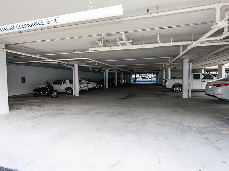 Lincoln Park Apartments — Photo 14