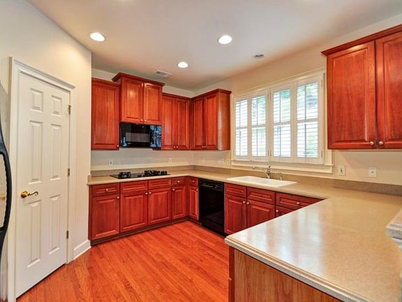 4th image of 2357 Oberon Walk SE