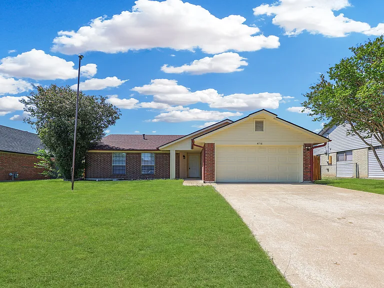 4716 Glass Mountain Dr — Photo 1
