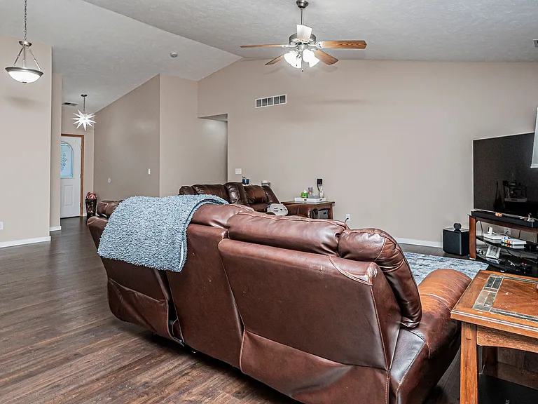 2517 Elm Creek Dr — Photo 8