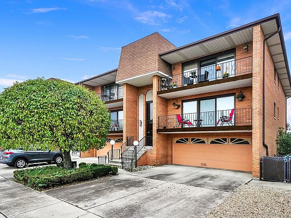 3rd image of 4029 W 93rd Pl APT 2E