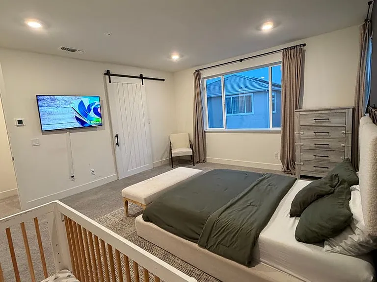 2478 Founders Pl — Photo 21