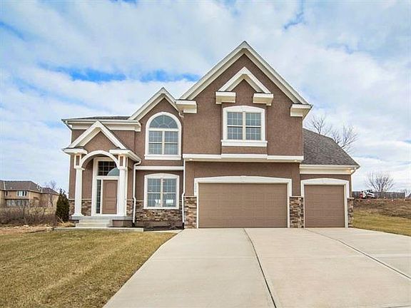 2nd image of 2206 SE Monterrey Dr