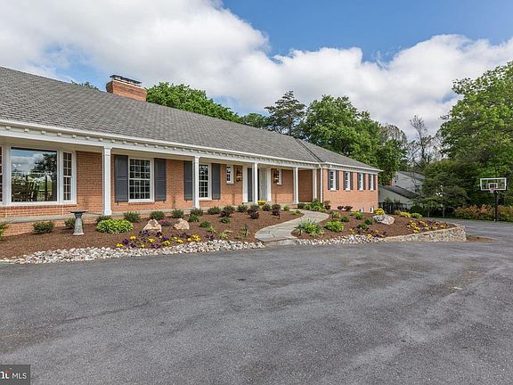 3rd image of 12012 Piney Glen Ln