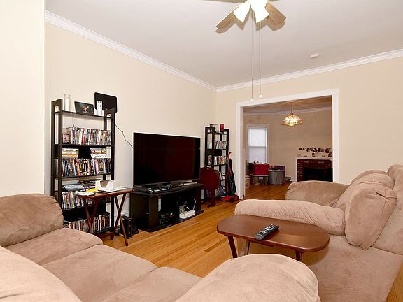 3rd image of 5422 W Berenice Ave