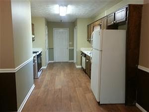 2nd image of 160 Summerfield Dr